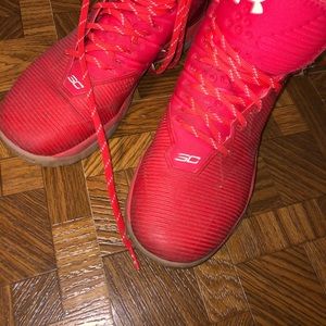 Red Steph Curry’s